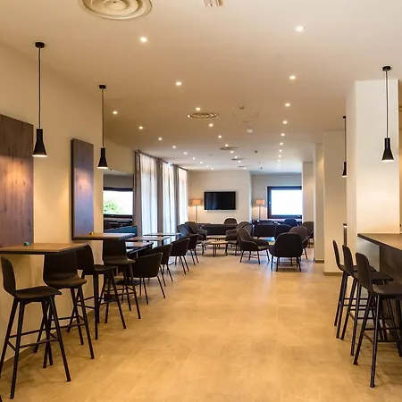 Le Torri Del Garda Familyspa 酒店 4*