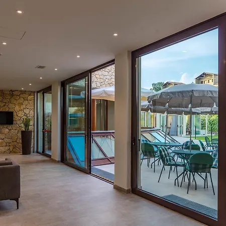 Le Torri Del Garda Familyspa 酒店 4*