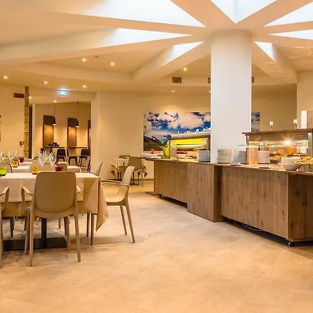 Le Torri Del Garda Familyspa 托里德尔贝纳科
